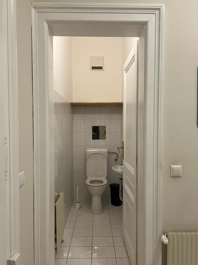 90 M2 Spacious With Free Parking