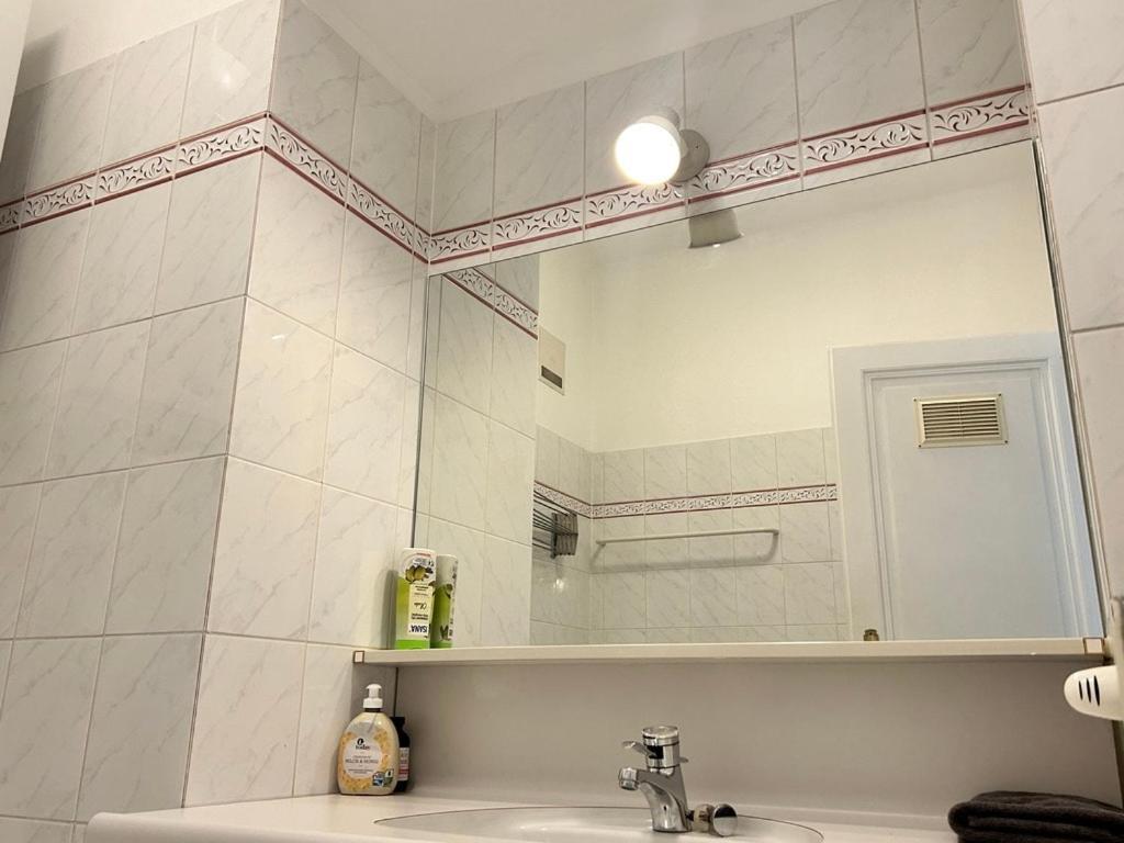 Apartment 90 M2 Spacious With Free Parking *